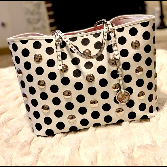 Michael Kors Handbags - Preloved! Michael Kors Tote